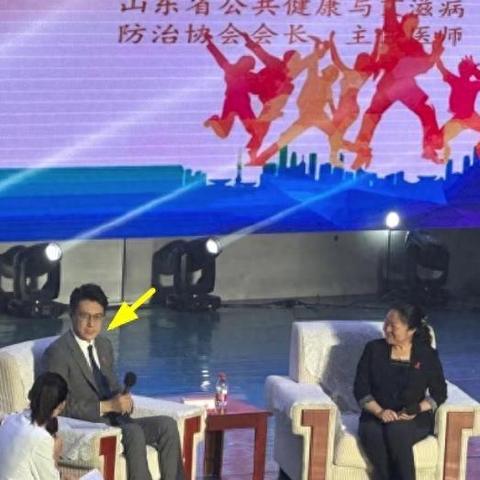 靳东在济南市哪个学校
