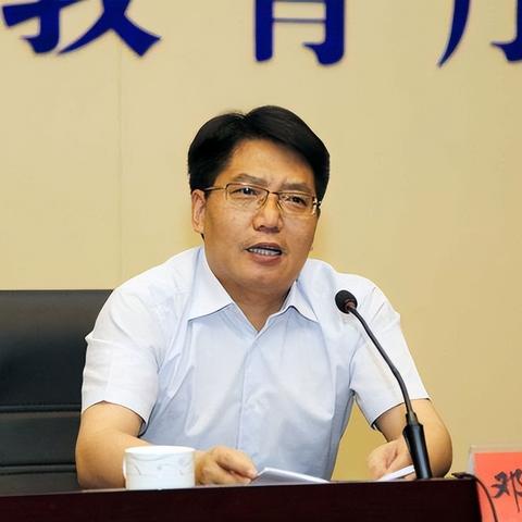 广州市的镇书记什么级别