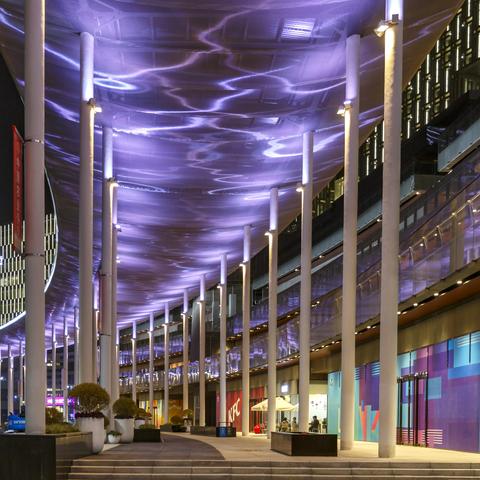 重庆郑州金融哪个好一点