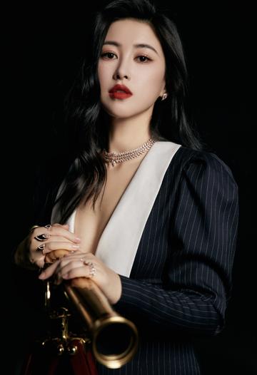  朱珠胸罩性感内衣代言照片