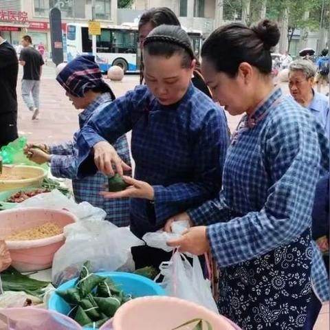关于在上海最热闹的地方英语相关关键词有哪些