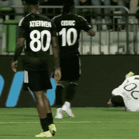 足球怎么射门有力