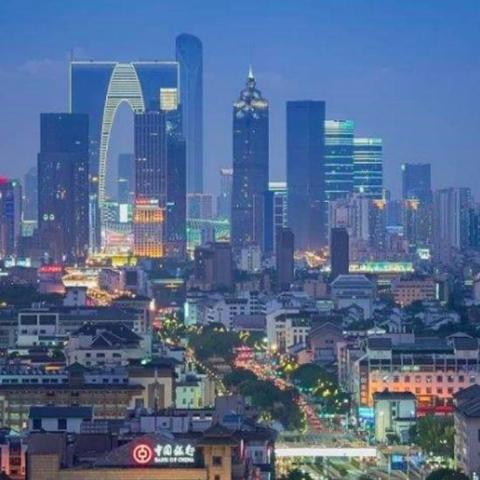武汉市与成都市哪个人多