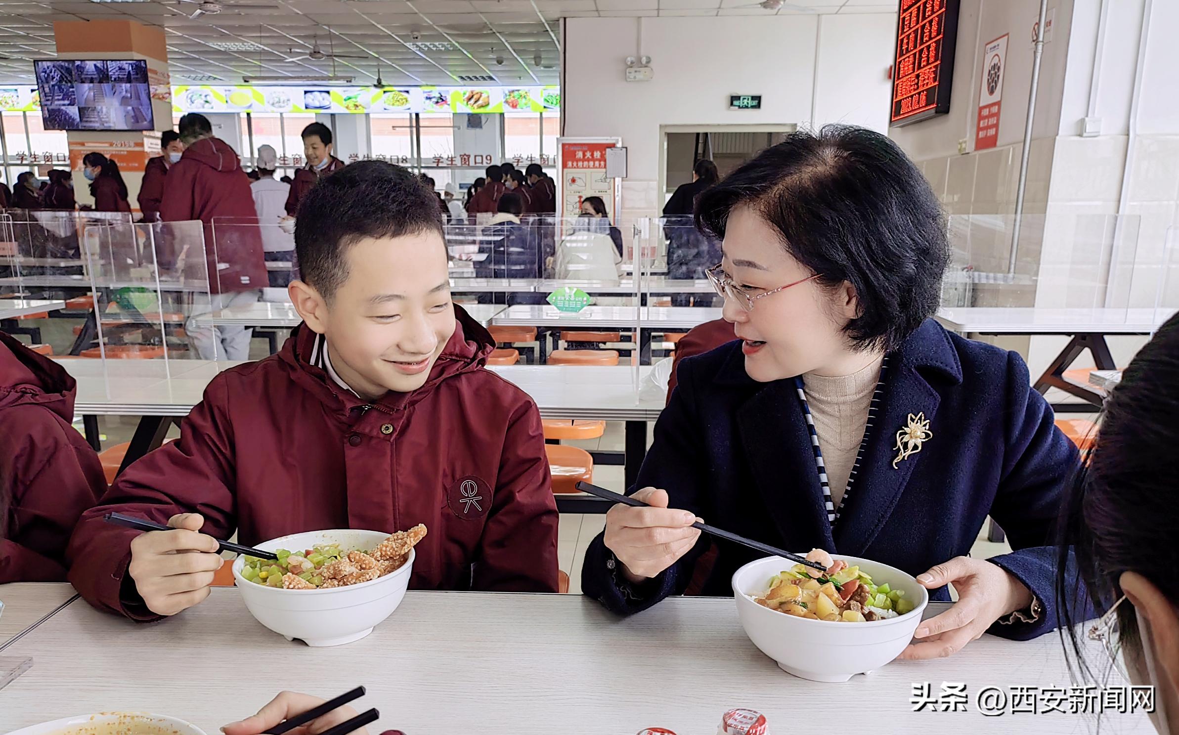 什么部门提供美食培训（想开小吃创业培训机构）