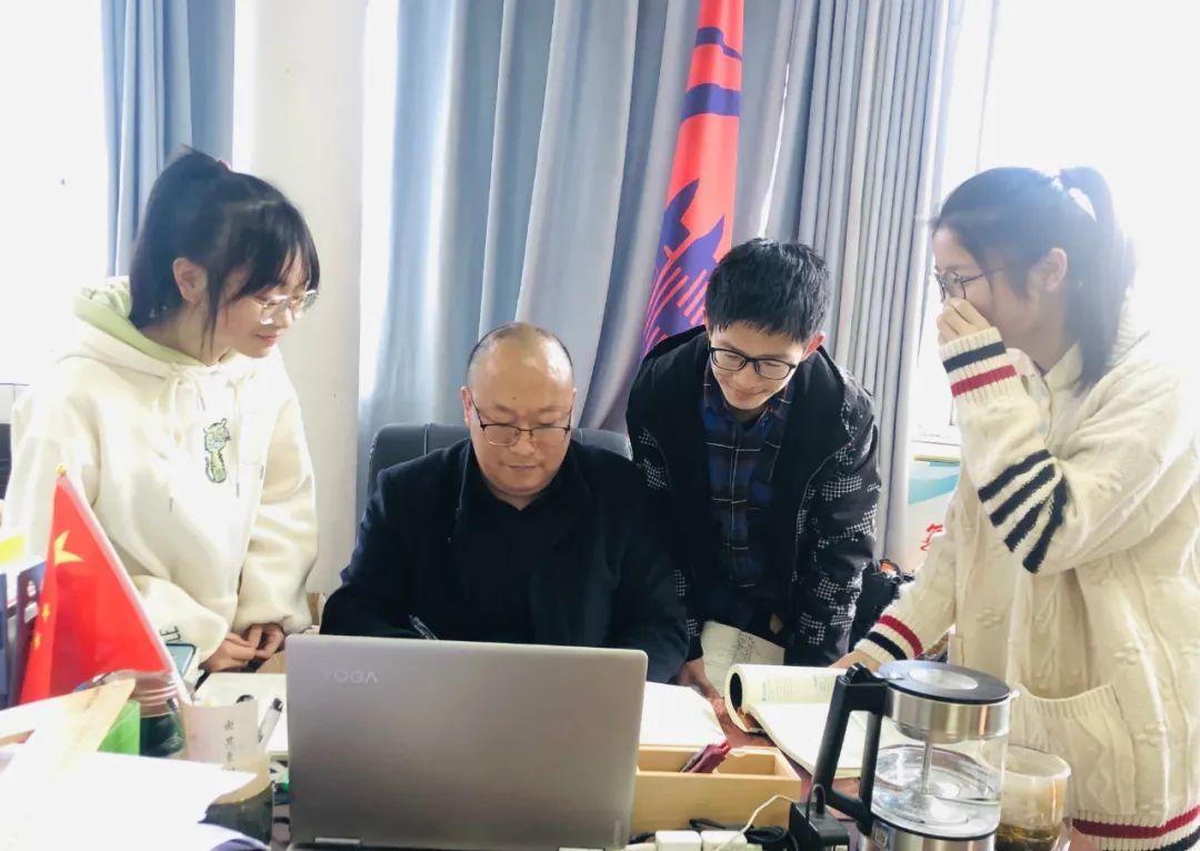 名师在线论文发表网你想成为中小学正高级教师吗