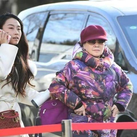 长沙市哪个店假发好卖些