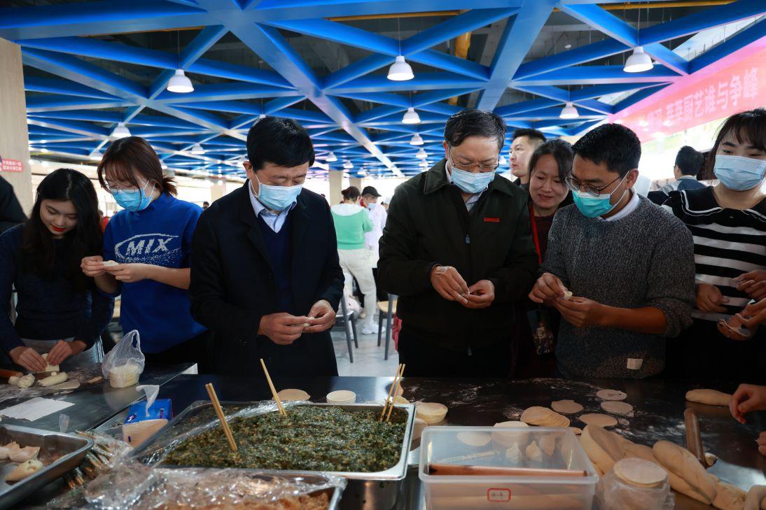 校园美食节卖什么（关于学校美食节宣传英语作文）