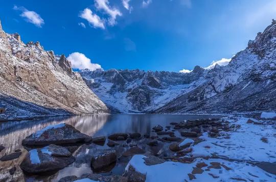 成都冷门冬游路线：观神山，游寺庙，去滑雪，人均消费1000元