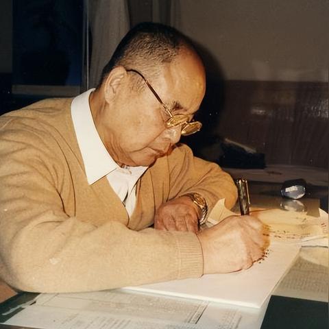 掌握“闪避机制”成为暗黑地牢生存高手的关键