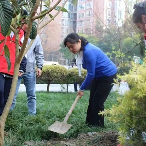 成都财贸职中枣子巷周五放学时间？