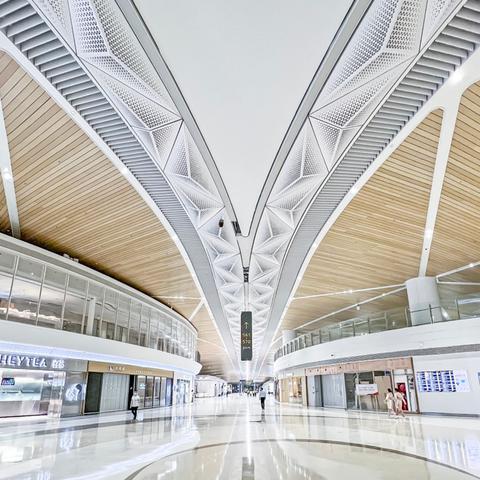 深圳市去机场的路叫什么