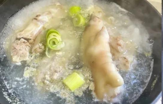 宵夜该吃什么美食（夜宵能吃绿豆粥吗）