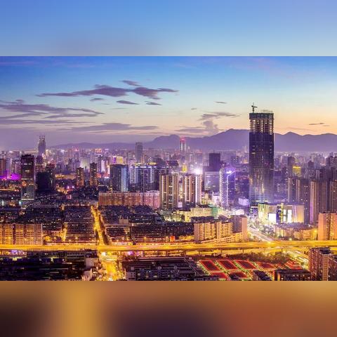 南宁和昆明哪个比较繁华？