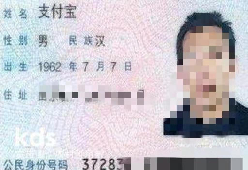 姓赵的宝宝怎么起名（帮忙看看哪个好）