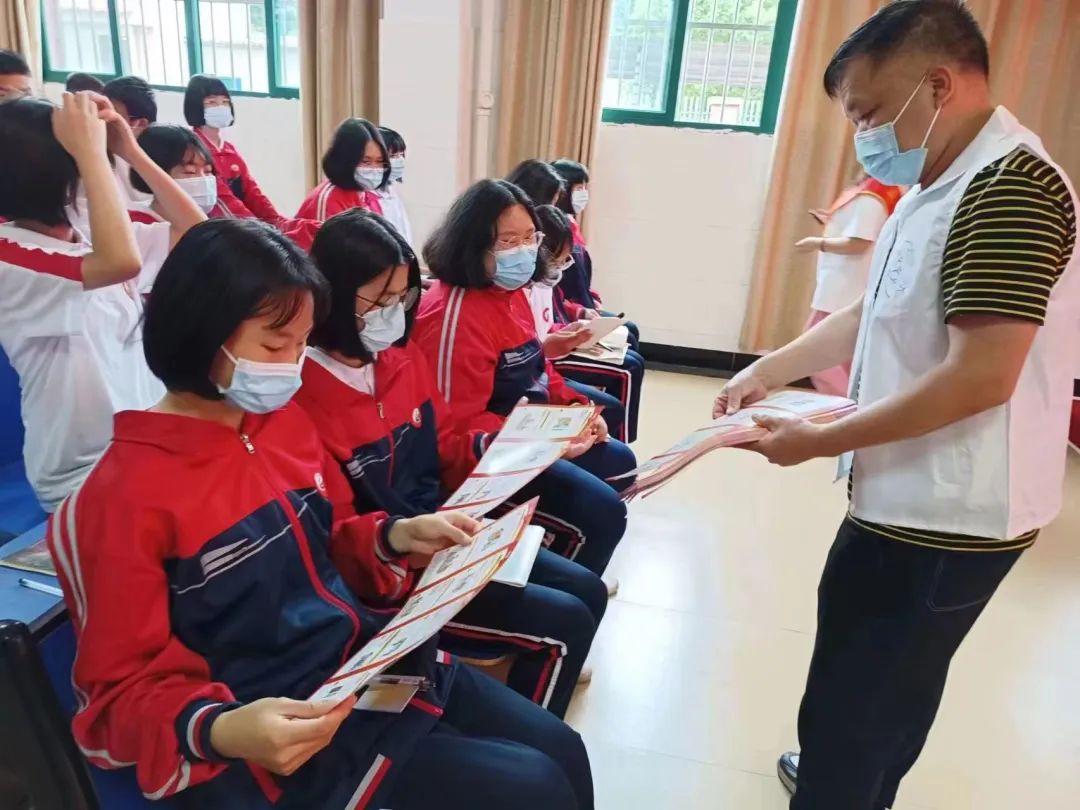 司机驾驶汽车超速有哪些危害 超速属于违章行为还是违法行为