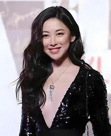  朱珠胸罩性感内衣代言照片