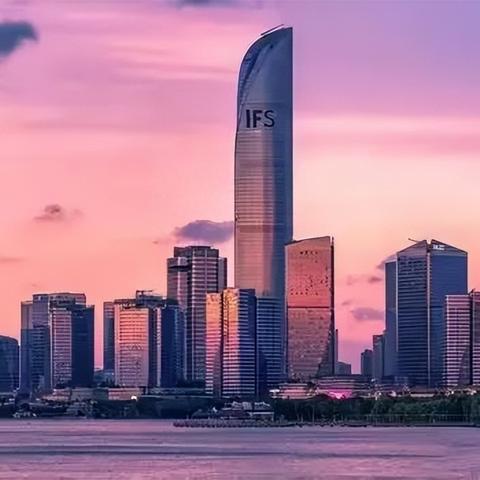 昆山市和无锡市哪个大些