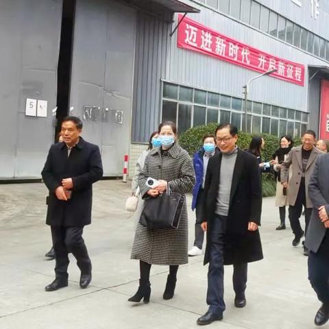 福建华亚集团董事长的相关长尾关键词有哪些