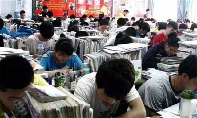 深圳大学学费一年多少钱排行：优质高等教育费用指南