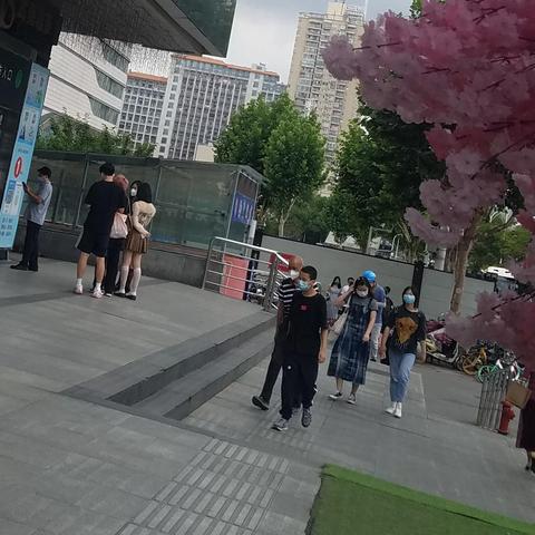 武汉比较繁华的地方武汉什么地方比较繁华？