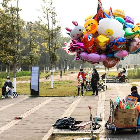 草坪野餐兰州话的相关长尾关键词有哪些