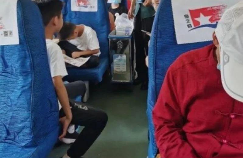 石姓女孩宝宝起名,帮忙取个好听顺口的名字