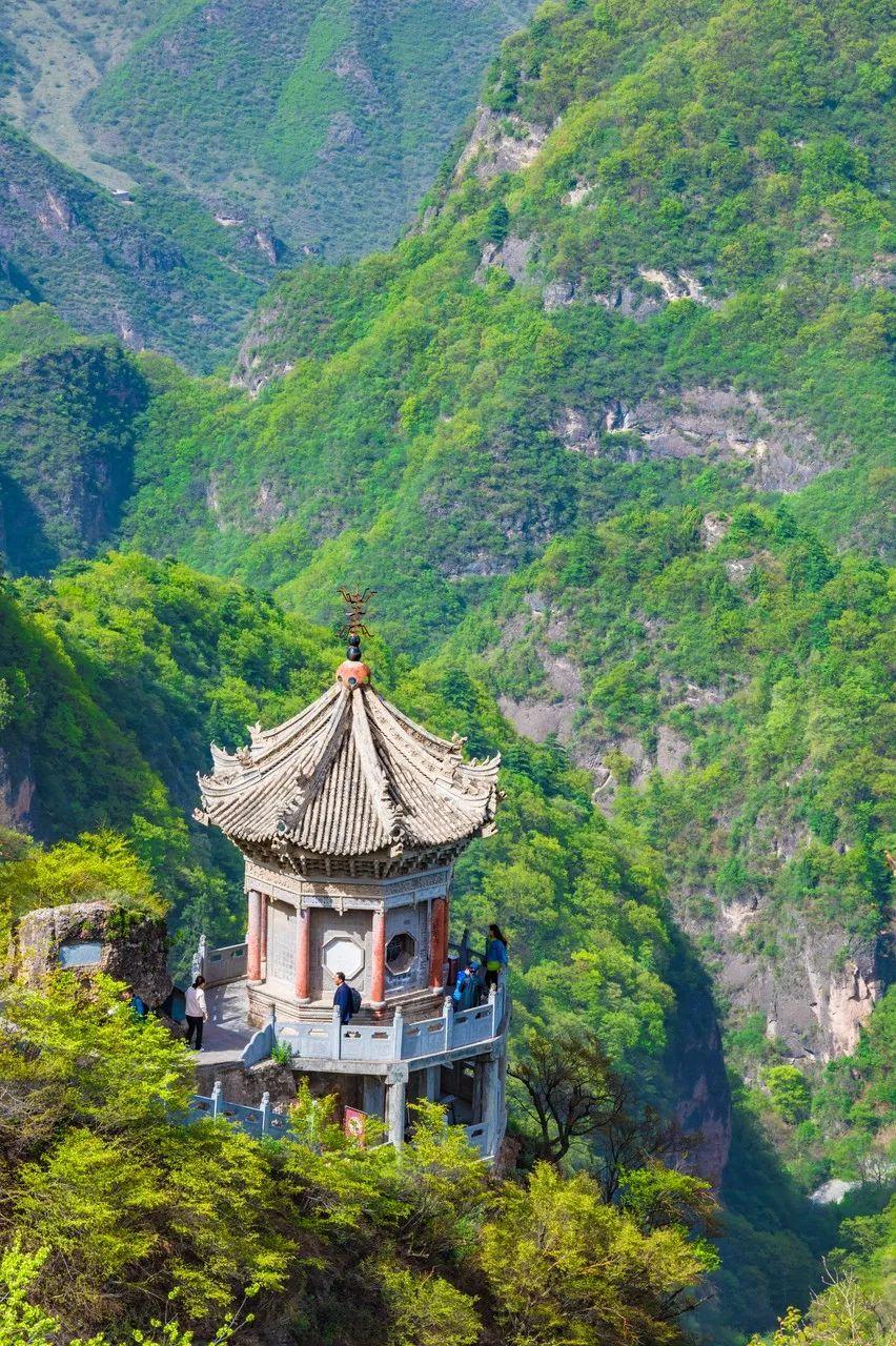 中国十大神级景点，揭秘必游之地！