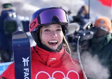 谷爱凌又做鬼脸了比赛现场图片