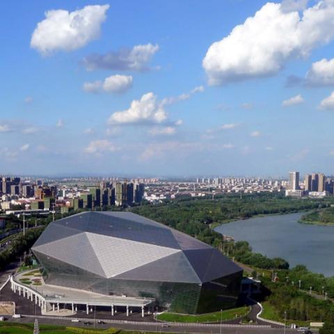 郑州和杭州哪个大？