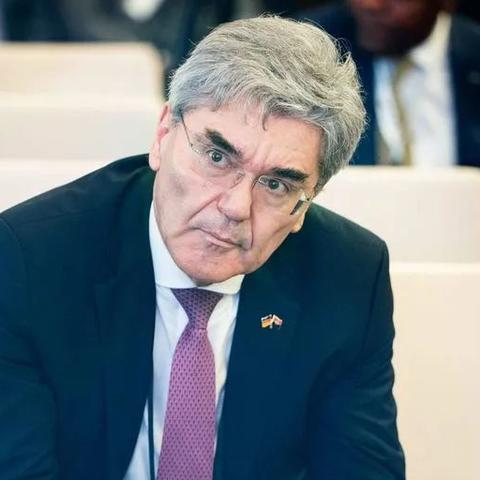 德国足球运动员当教练的的长尾关键词有哪些