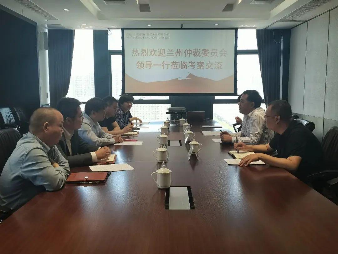 劳动仲裁程序请律师要好多钱 劳动仲裁请律师一般多少钱