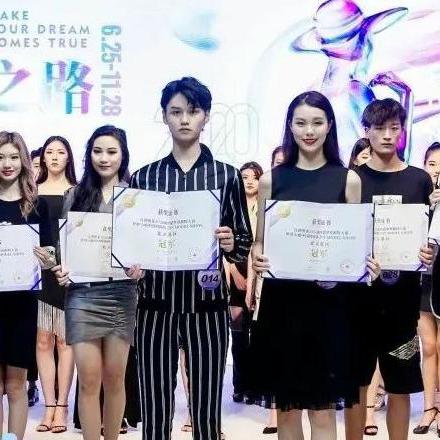 保定市哪里卖七中校服的