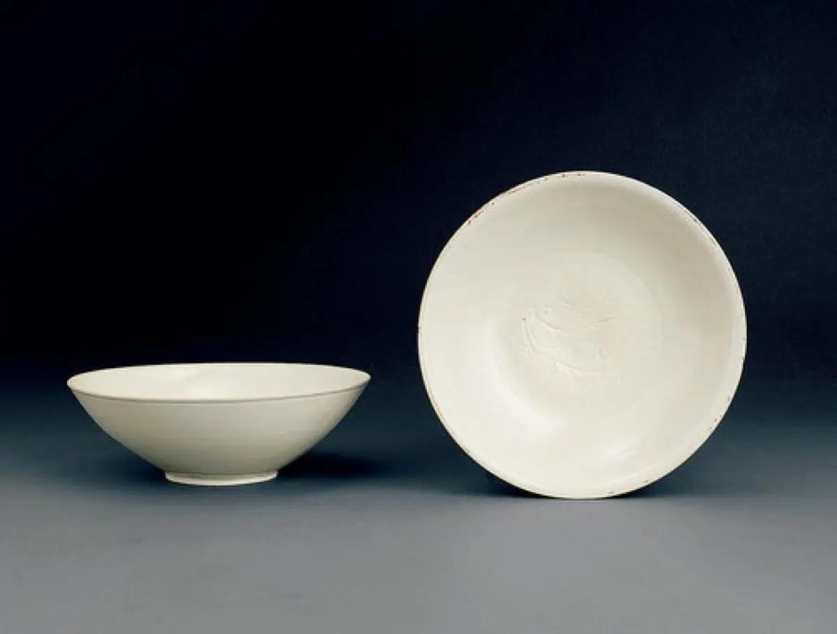 瓷器不是由(南宋官窑有官字底款的吗)