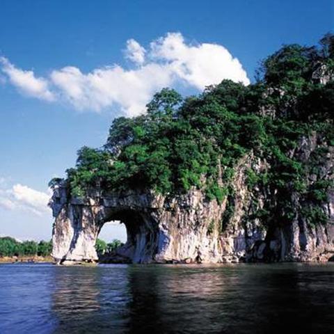 桂林市山水中学在哪里读