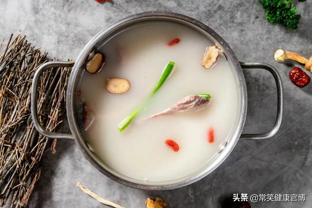如何给宝宝补钙？看完这篇你就懂了