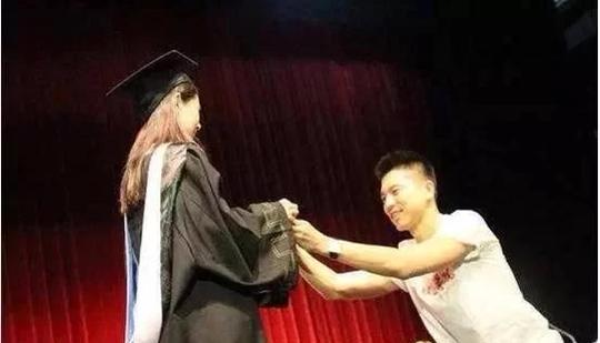 出道多年不拍吻戏，35岁仍如少女一般，她被赞娱乐圈最干净女明星