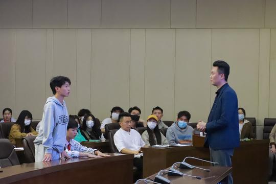 湖北省大学生创新创业俱乐部首场沙龙活动爆满！超时