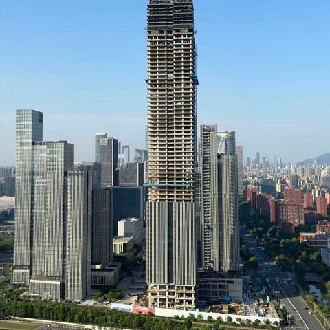 镇江市和苏州市哪个大