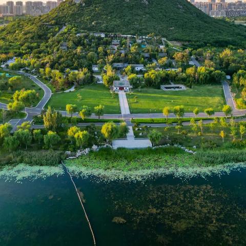 济南的秋天的主旨相关长尾关键词有哪些