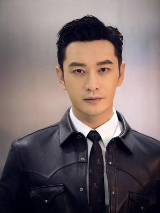黄晓明杨颖离婚后，为何一个全网点赞，一个全网吐槽不止？