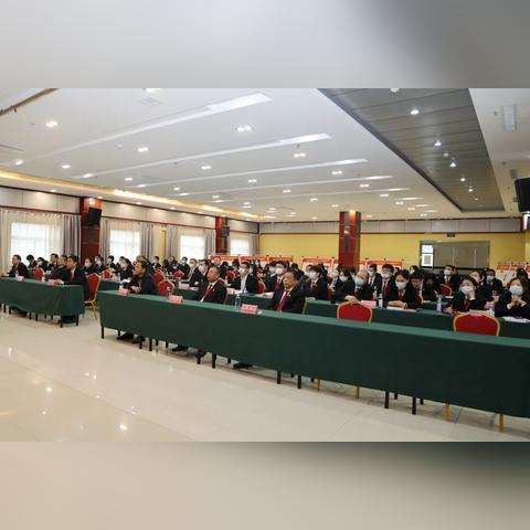 工作在西安，买房的话，应该选择西安还是咸阳买？