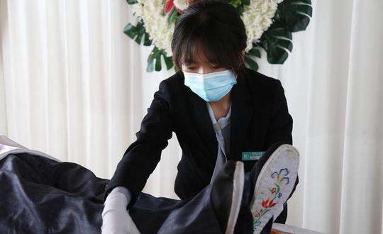 殡仪馆工作无人愿意报名？岗位虽然冷门，但工资待遇却很让人动心