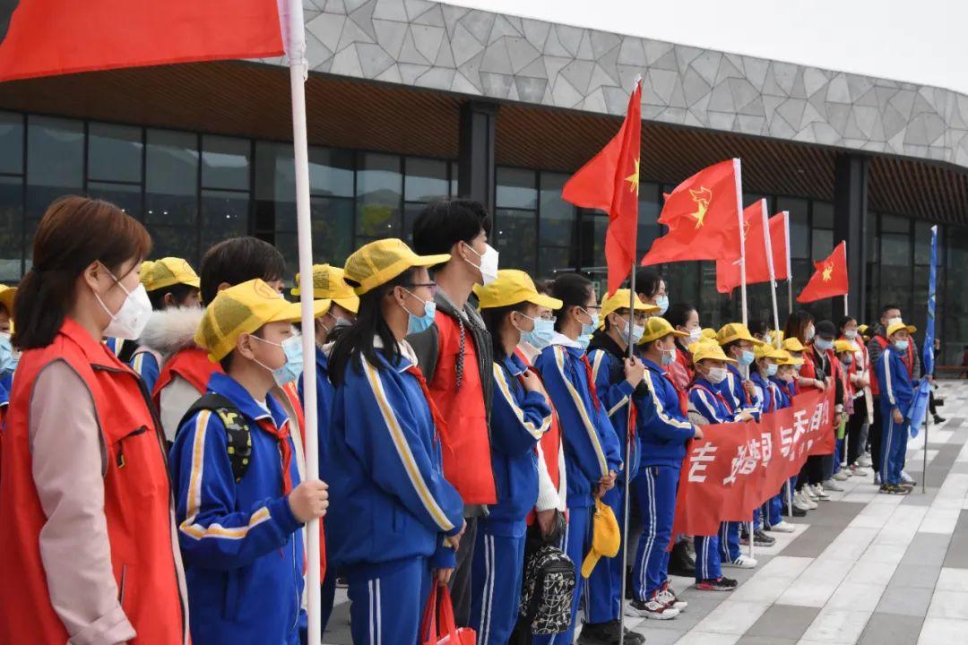 2025年全国中学排行榜揭晓:谁将问鼎榜首?