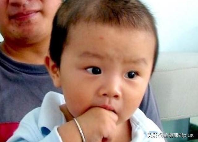 孩子为什么喜欢咬手指