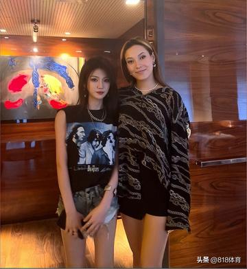 谷爱凌骑马秀腹肌图片