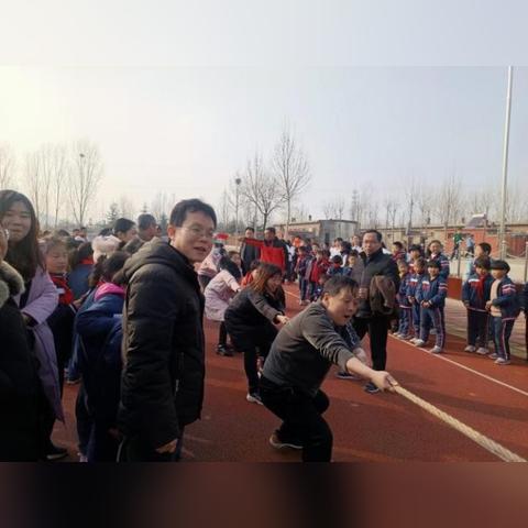 平阴在济南市哪个方向