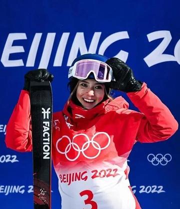 谷爱凌又做鬼脸了比赛现场图片