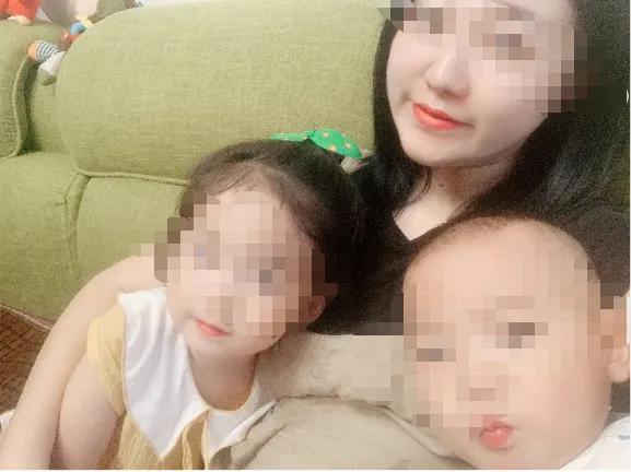 孩子从妈妈手中坠亡