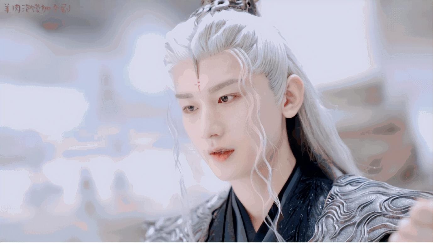 霸道总裁吃什么美食（一个男人有钱了首先会干什么呢）