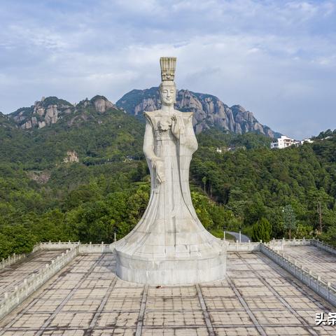 福建最高山峰？